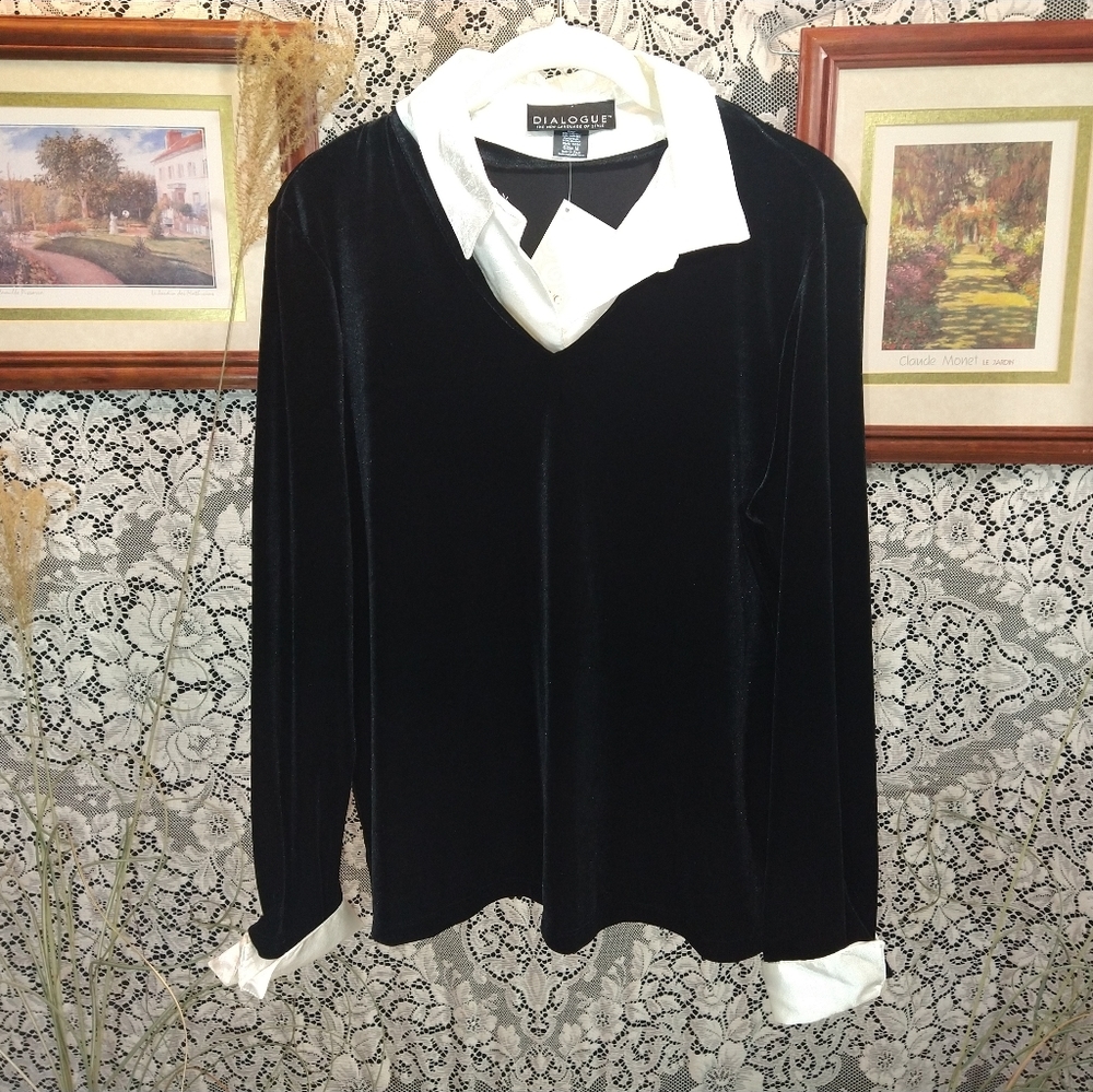 Dialogue black velour blouse with removable shiny white collar and cuffs nwt